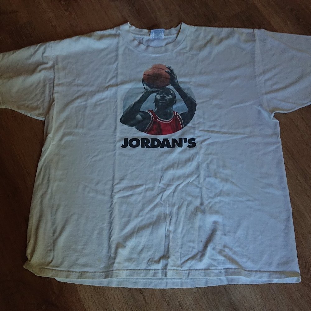 Nike Jordan's Back Iconic super rare vintage XXL white Michael Jordan t shirt